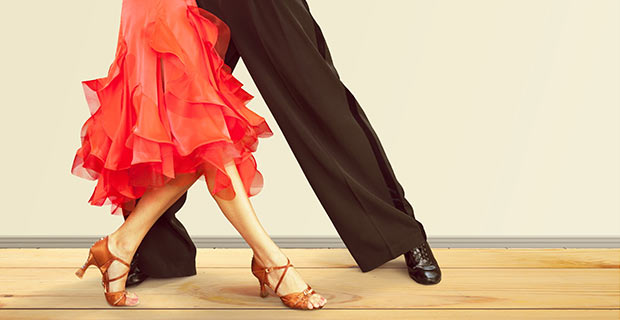 salsa dancers